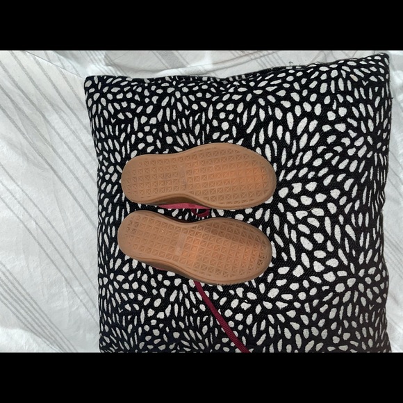 โ๏ธ๐๐PUMA HARIBO SUEDE SHOES W/ GLITTER GOLD TOE - Picture 5 of 6